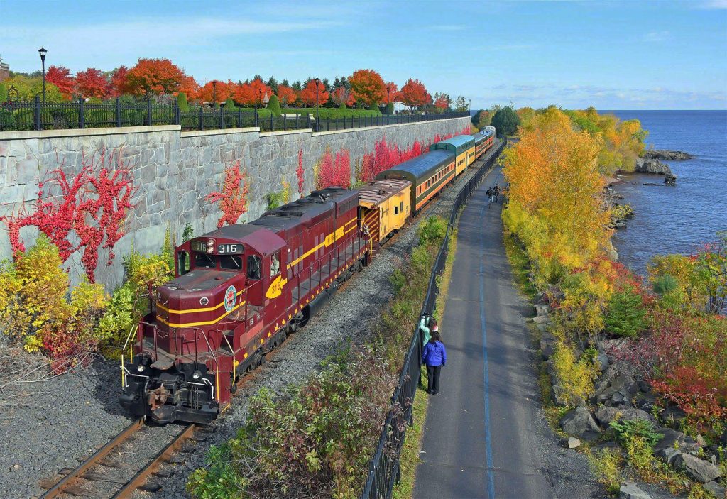 North Shore Scenic Railroad Duluth - Lake Superior Train Rides 2